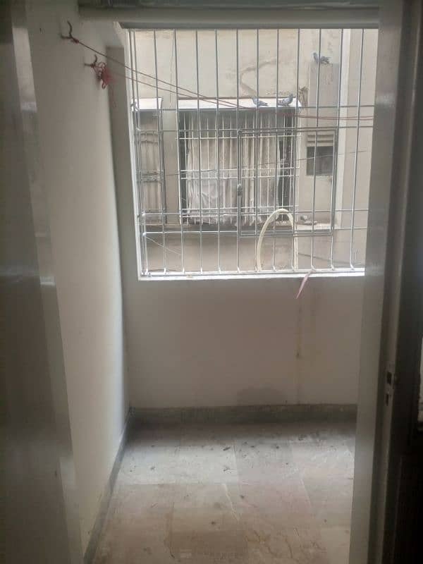 2 bed launch flat available for rent 0