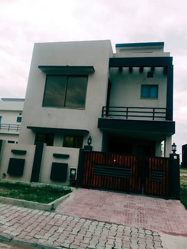 Bahria Town Phase 8, 5 Marla Designer House 4 Beds With Attached Baths Outstanding Location On Investor Rate 6