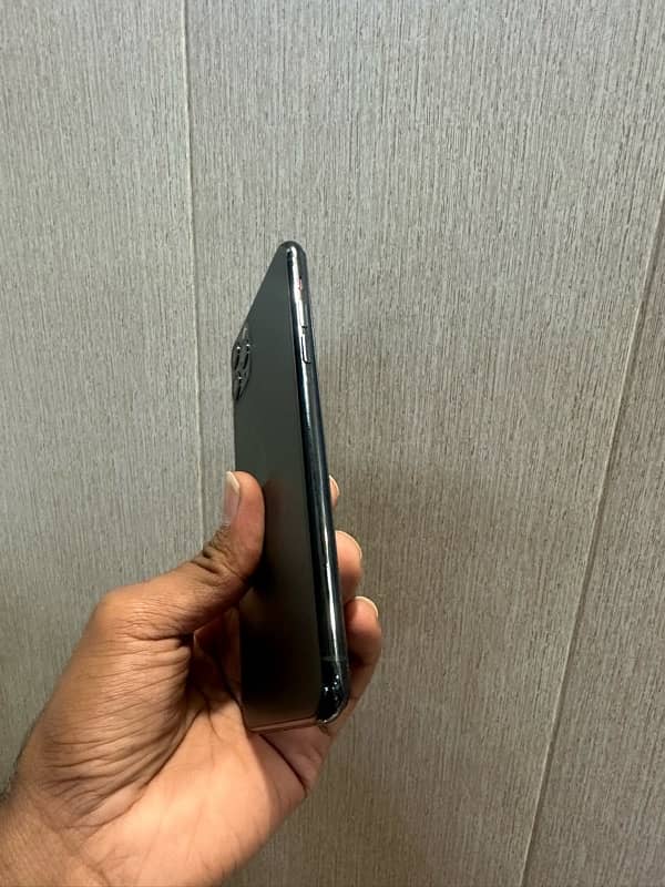 Iphone 11 pro max 256 Gb Pta Approved 1