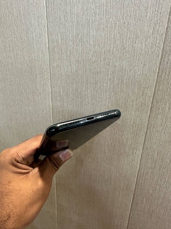 Iphone 11 pro max 256 Gb Pta Approved 4