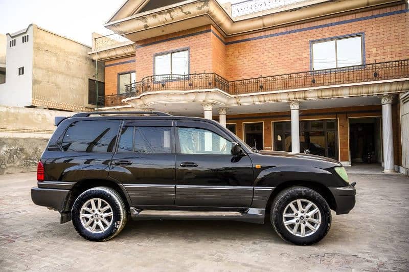 Lexus LX Series 2004 3