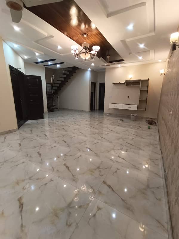 7 Marla House For Rent Prime Location of DHA Phase 6 Near Park & Mosque & Commercial Facilities 0