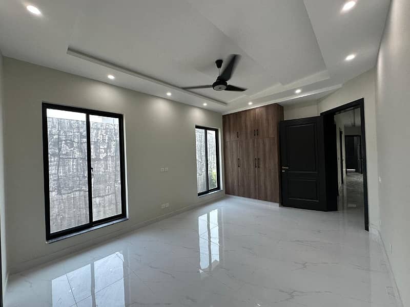 12 Marla Upper Portion Near To Main Boulevard Available For Rent In Low Budget 6