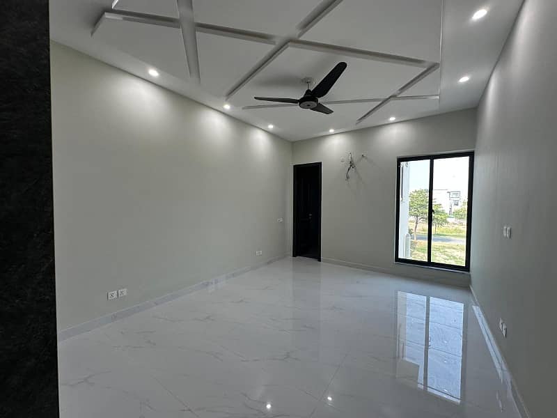 12 Marla Upper Portion Near To Main Boulevard Available For Rent In Low Budget 7