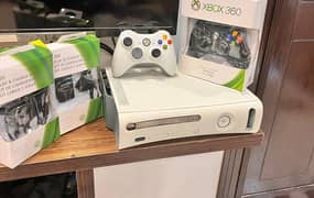 Xbox 360 Fat Like brand new with 2 Batteries and wireless controller