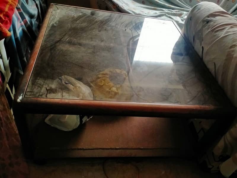 centre table size 4by4 new mirror(price will decrease) 1