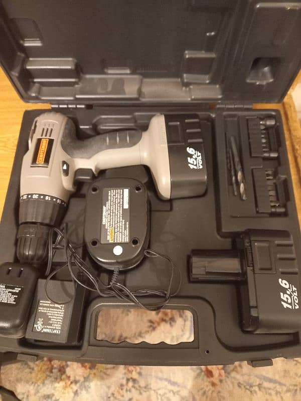 Drill cordless rechargable Craftsman 1