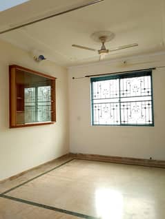 5 marla upper portion for rent in johar town