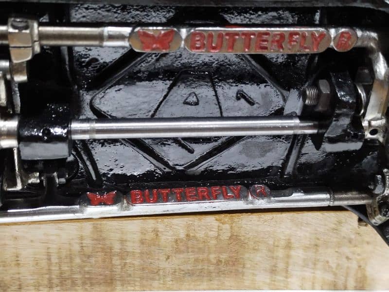 BUTTERFLY sewing machine 12