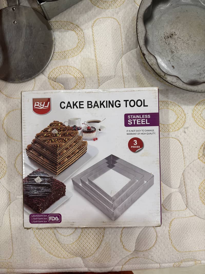 All baking moulds 10