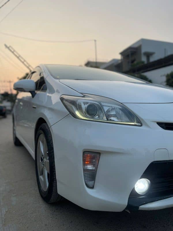 TOYOTA PRIUS S LED 1.8 1