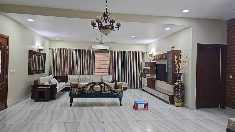 Chance Deal 800 Yards Bungalow For Sale With Basement 21