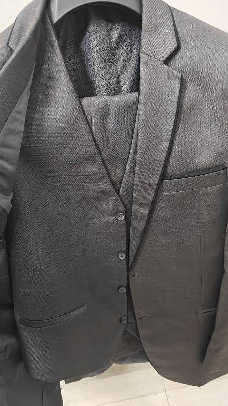 3 Piece Gents Suit Charcoal Grey Brand Figure 6