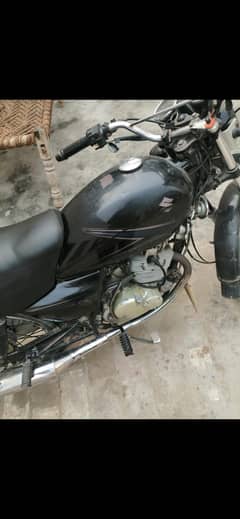 Suzuki GS 150 2014