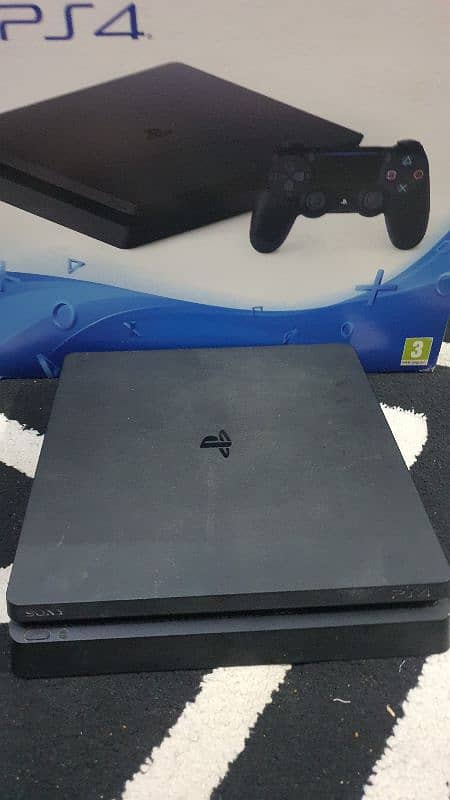 PLAYSTATION 4 SLIM 3