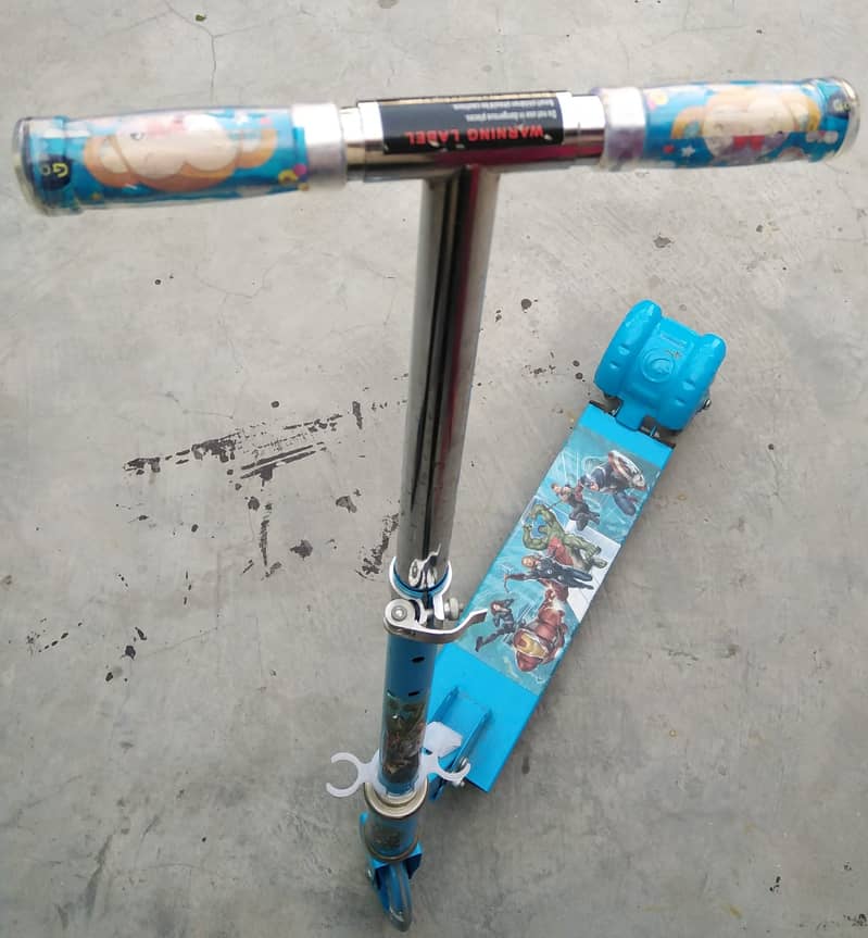 Kids scooty used 2