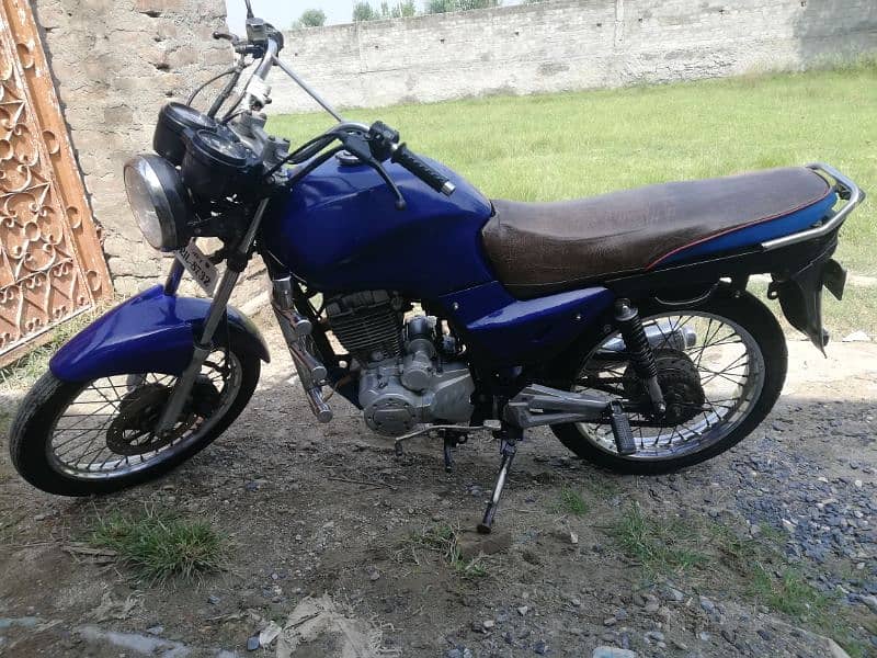 Ravi piaggio heavy bike 1