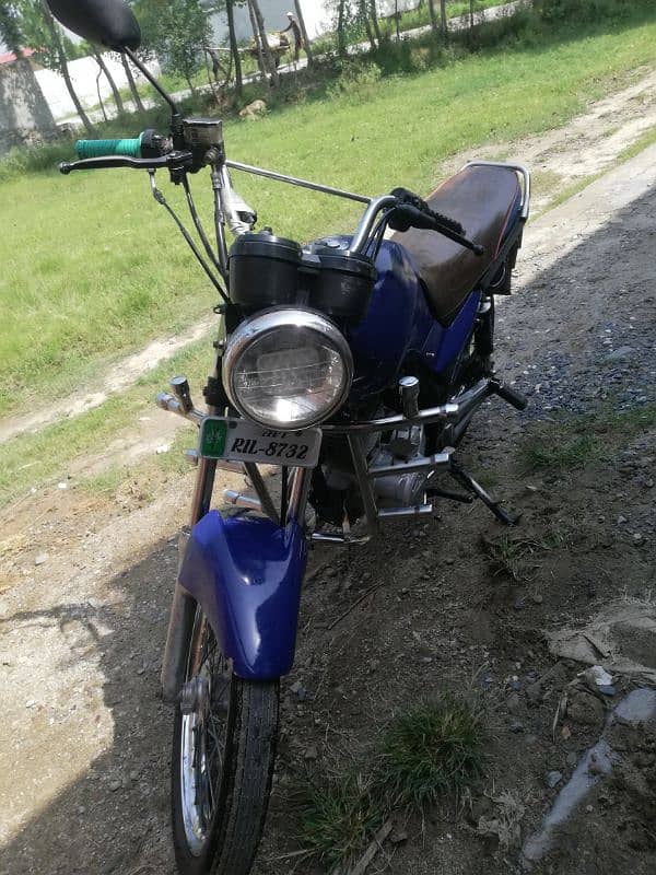 Ravi piaggio heavy bike 2