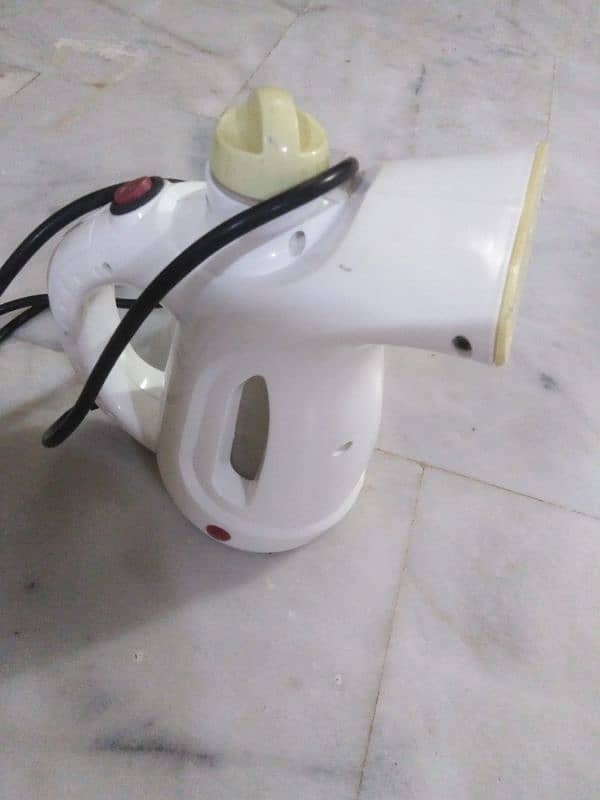 Black and decker steam iron and steamer 1