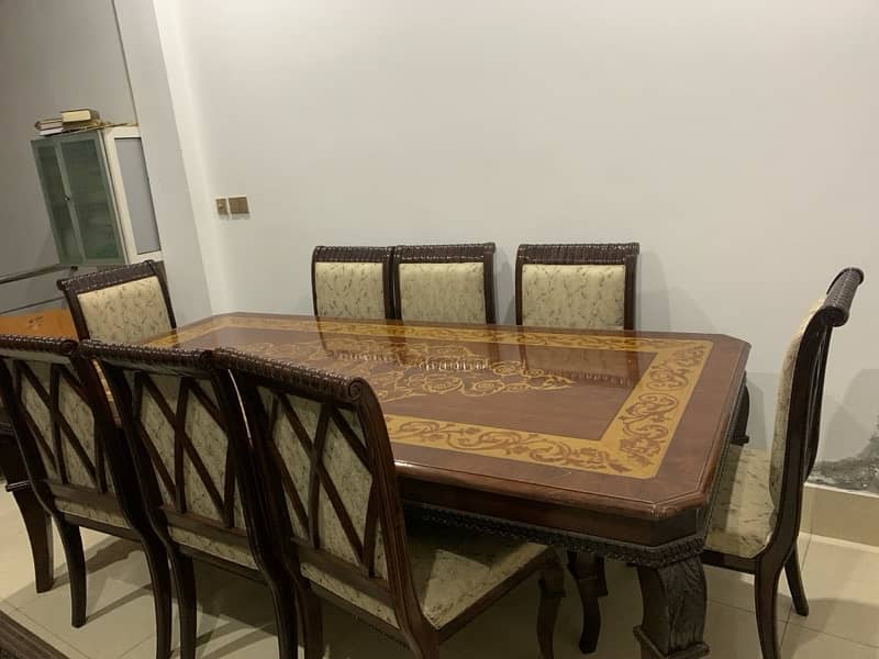 DINING TABLE 0