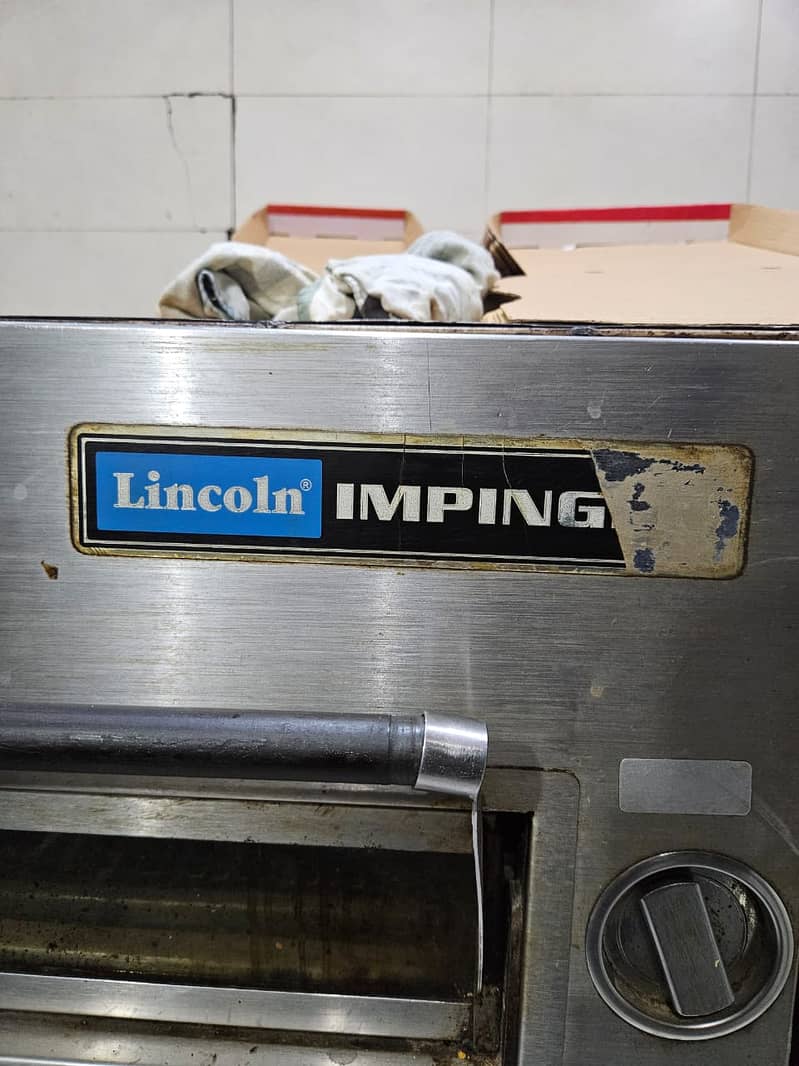 Lincoln imping conveyor belt pizza oven size 32" 2