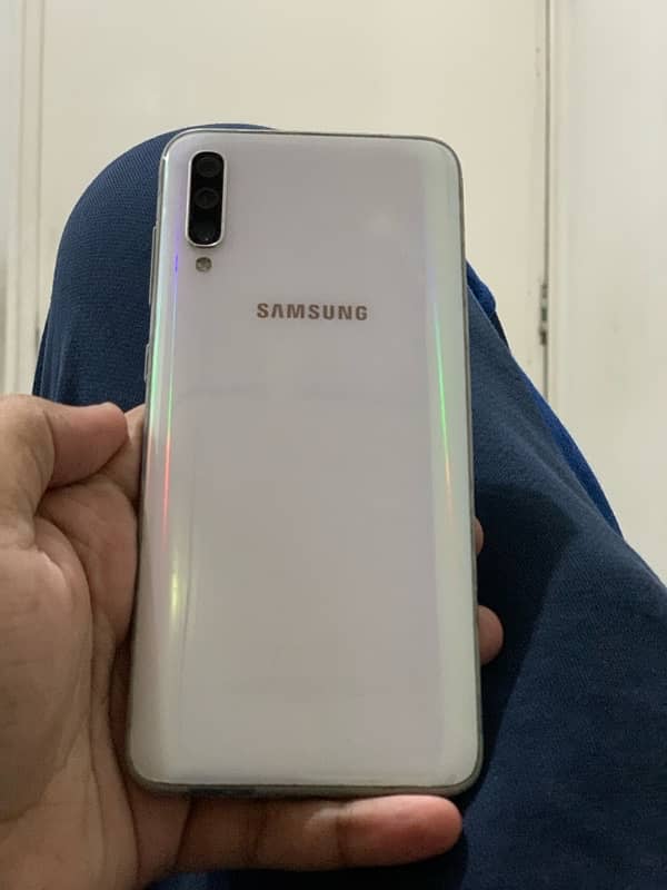 Samsung A70 0