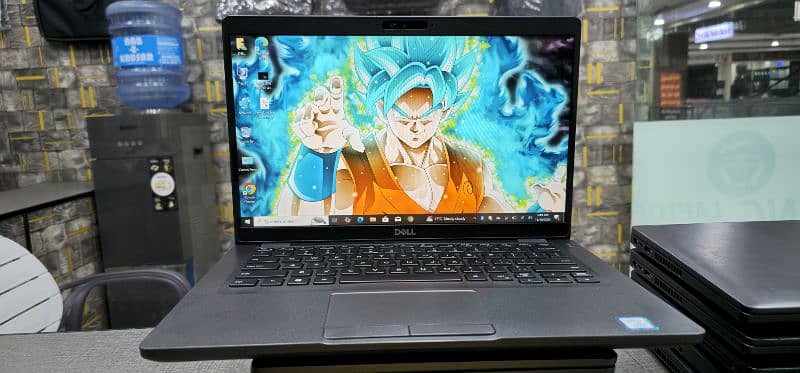 Dell Latitude 5400 Core i5 8th generation Touch screen 17