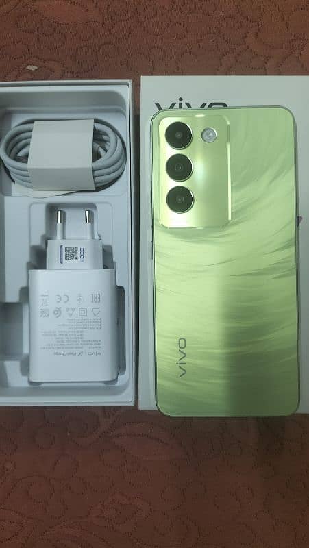 VIVO Y100 0