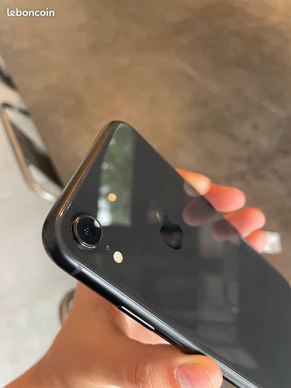 iPhone XR 64GB Non Pta 3