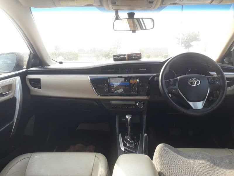 Toyota Altis Grande 2016 4