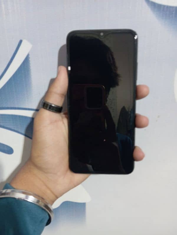 Poco m3 4+2/128gb all ok no problem only mobile finger not work 4