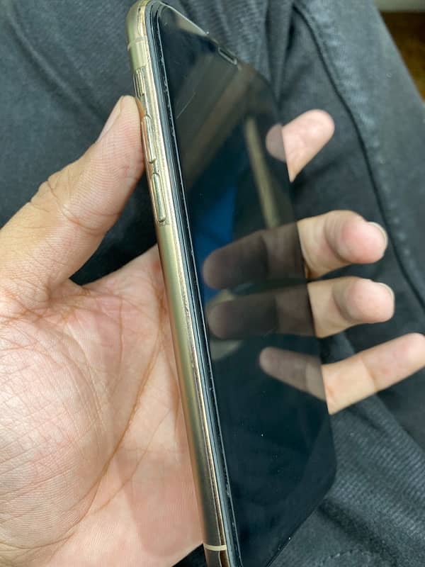 iphone 11 pro 256GB pta approved 1