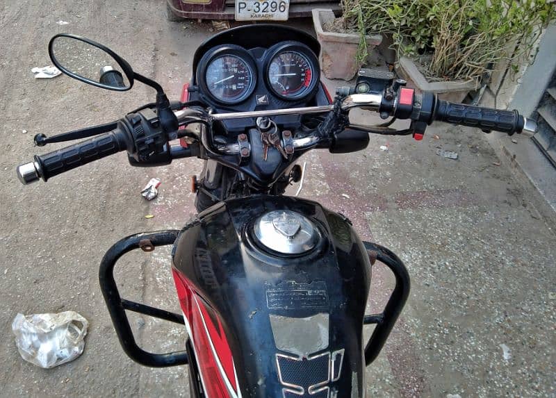 Honda CB 125 F (Self-Start) 2