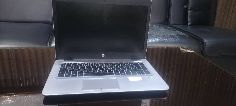 HP Elite book 8 128 4