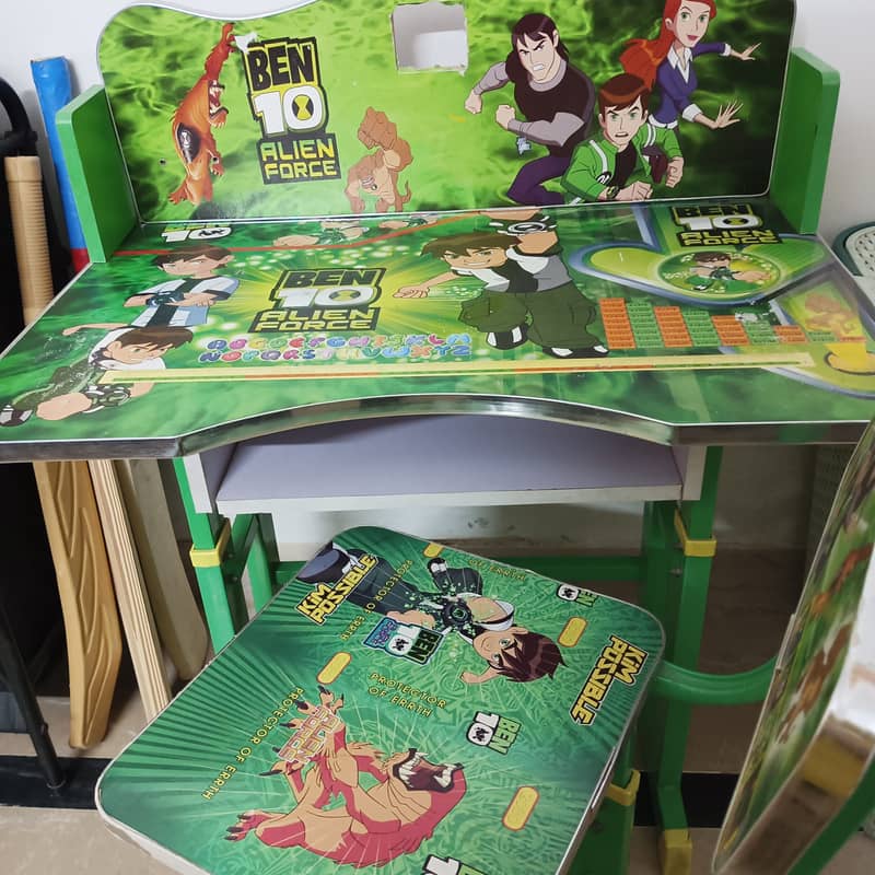 Kids study table and chair 4