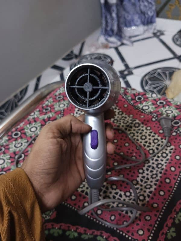 hair dryer 1