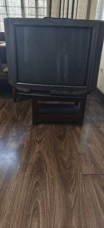 SONY OLD GOLD TELEVISION WITH EXTRA WOOFERS 2