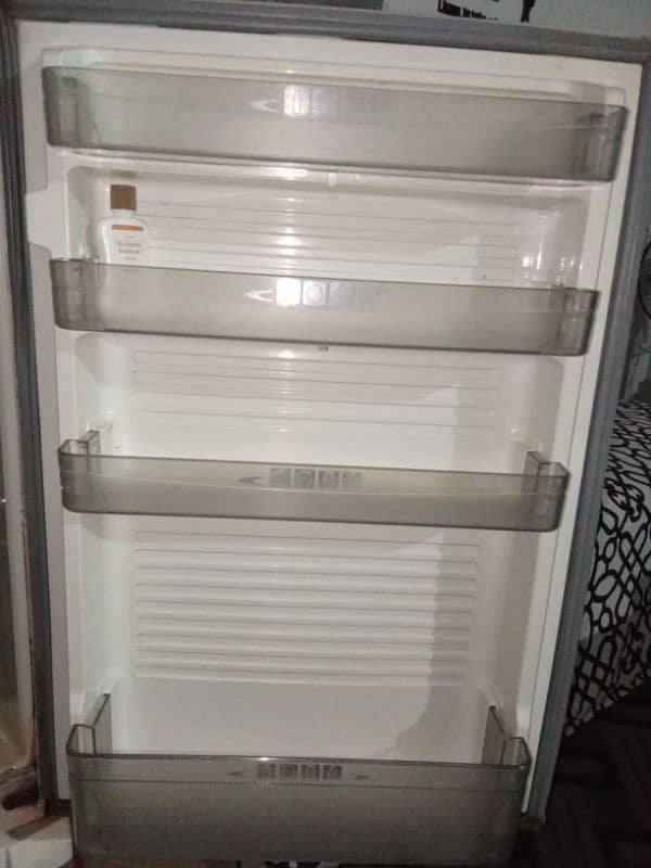 Dawlance white color fridge 1