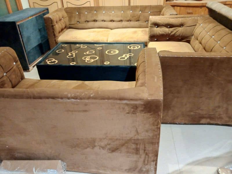 slightly used sofa set 3 2 1 seater 9