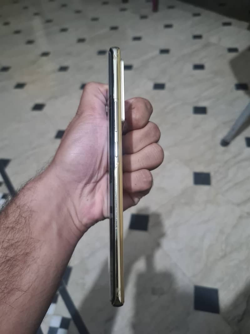 Infinix Note 40 Pro 12+12/256GB 7