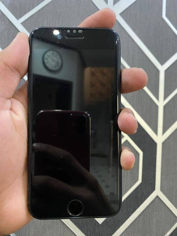 Iphone SE 2020 JV Condition 9/10 Contact : 03447733229 1