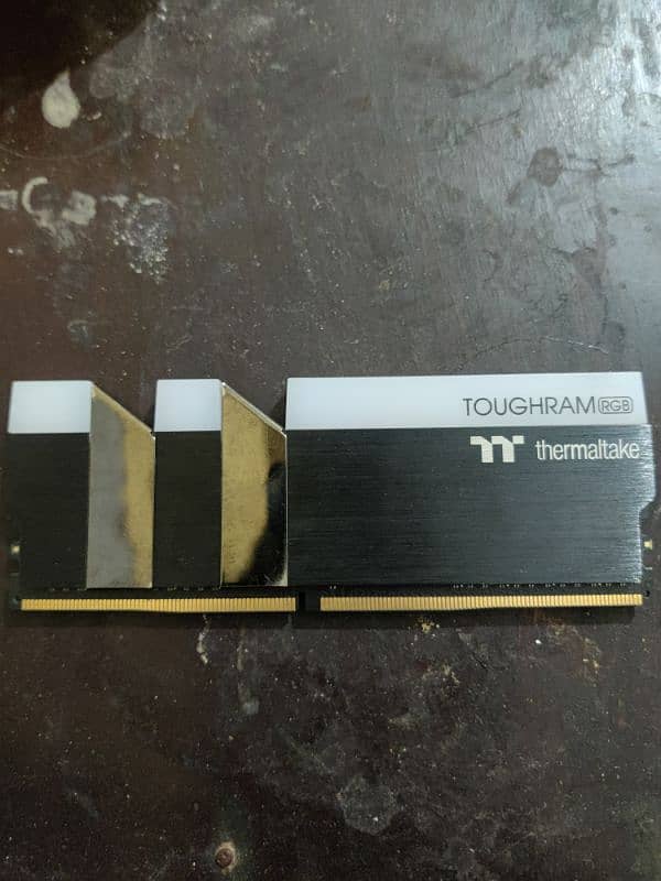 Thermaltake 8 GB DDR4 Ram 1