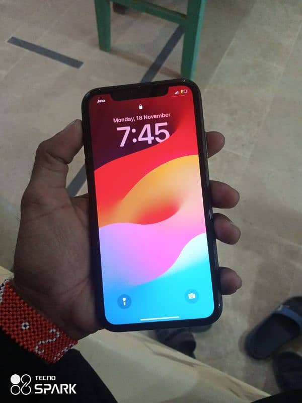 mobile iphone 11 hai factry unlock hai condition 10by10 64gb 2