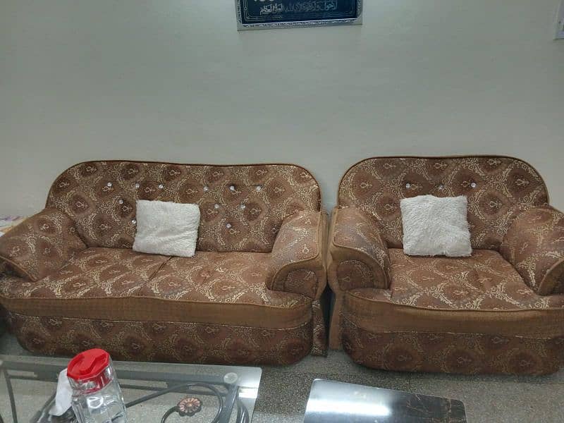 3 Seater Sofa Set in Good Condition for Sale 0