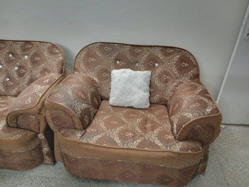 3 Seater Sofa Set in Good Condition for Sale 1