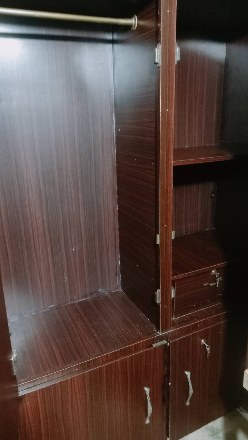 Almari, Cabinet, Wardrobe for sale0-3-0-0-4-3-0-9-0-6-8 1