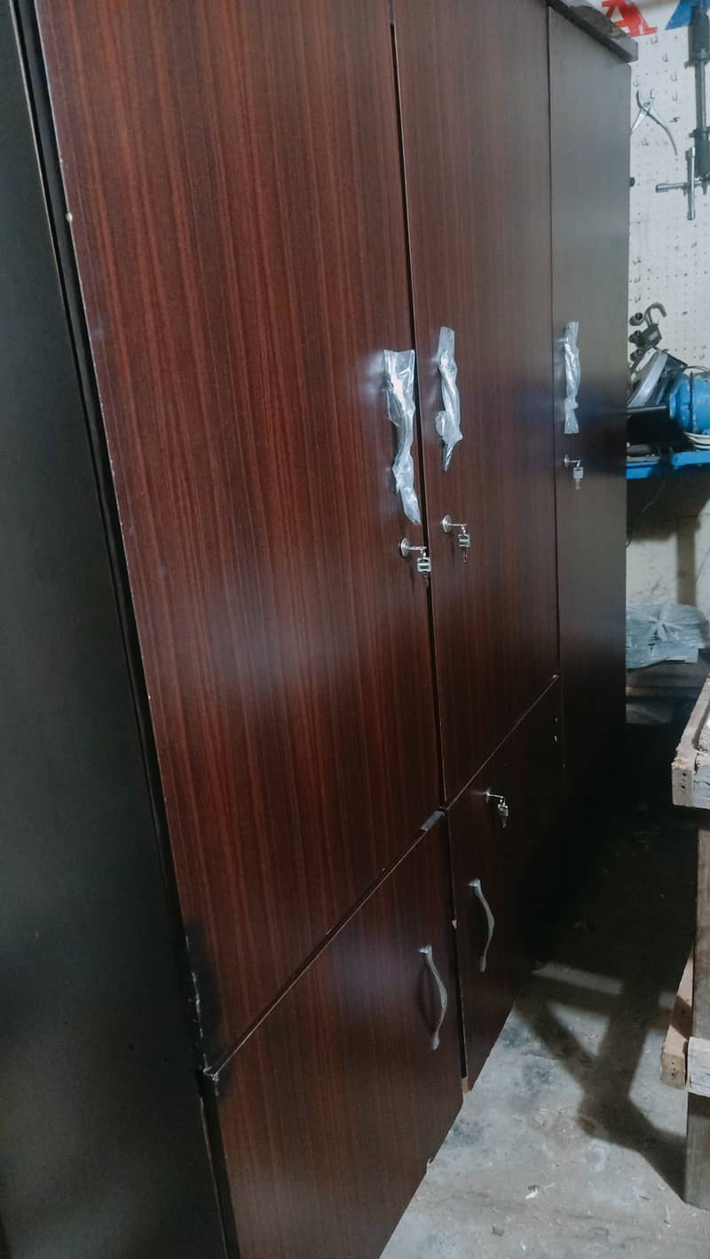 Almari, Cabinet, Wardrobe for sale0-3-0-0-4-3-0-9-0-6-8 3