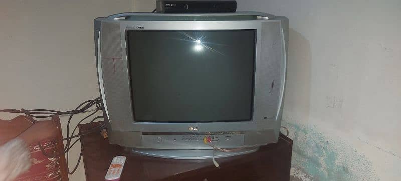 LG tv genuien lush condition 0