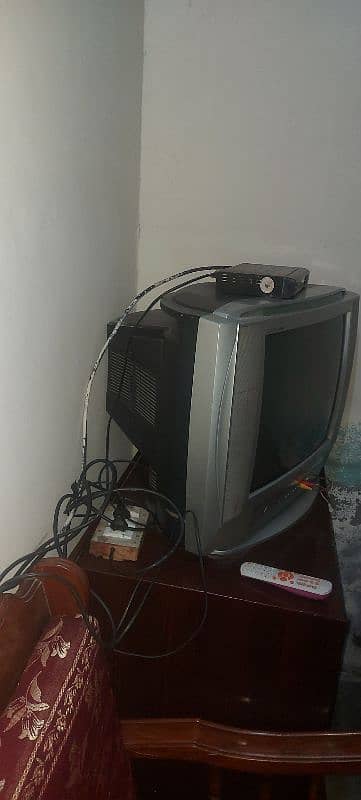 LG tv genuien lush condition 2