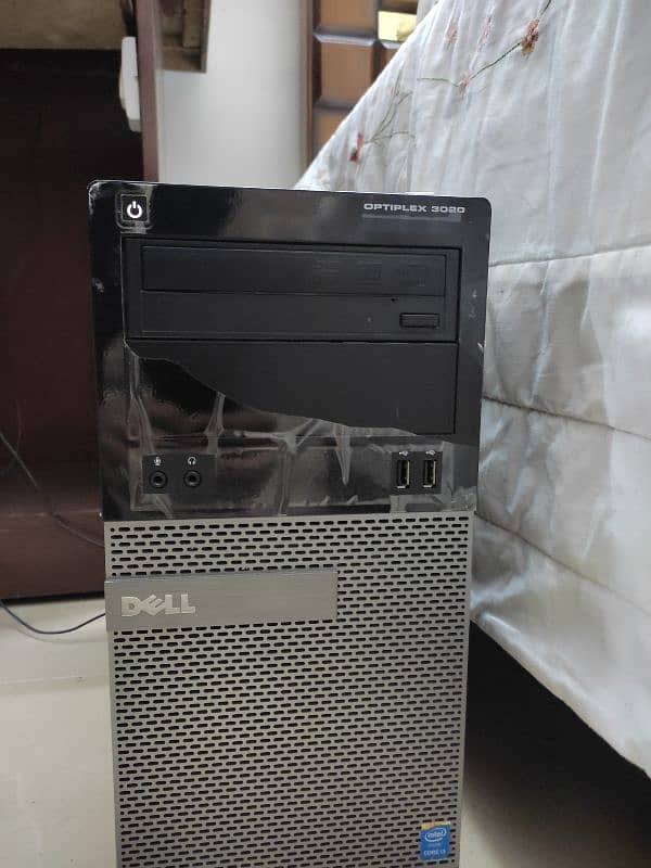 Core i7 4th Generation (4790K 3.60GHz) with Graphic Card 2gb ram 5